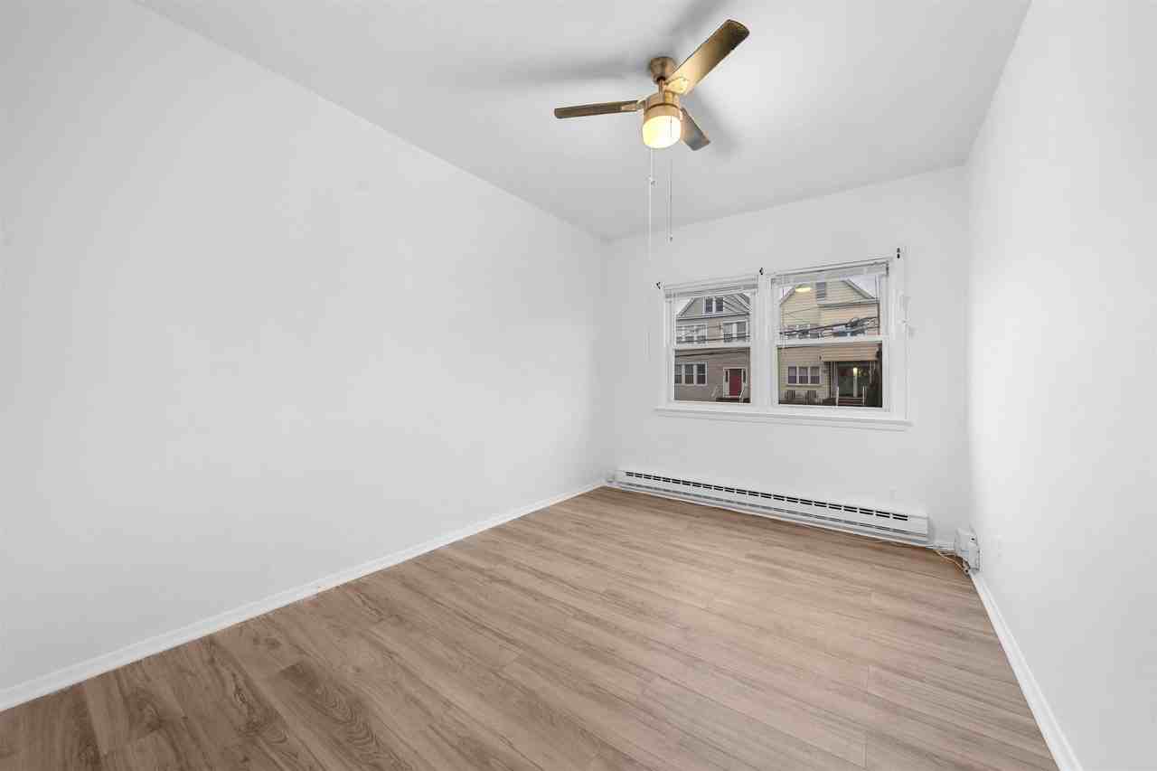 40 W 52nd St #1F - Photo 5 of 10