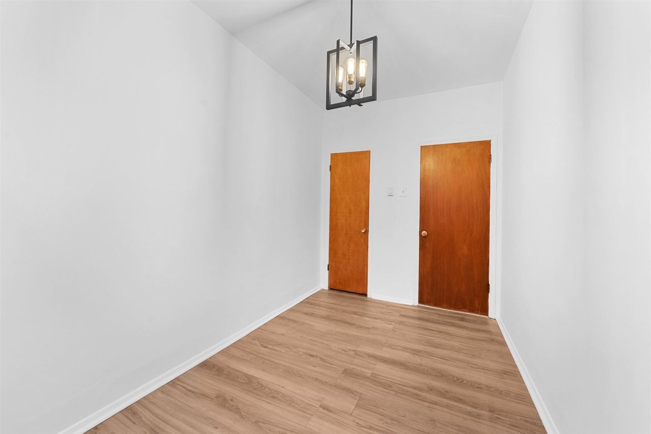 40 W 52nd St #1F - Photo 7 of 10