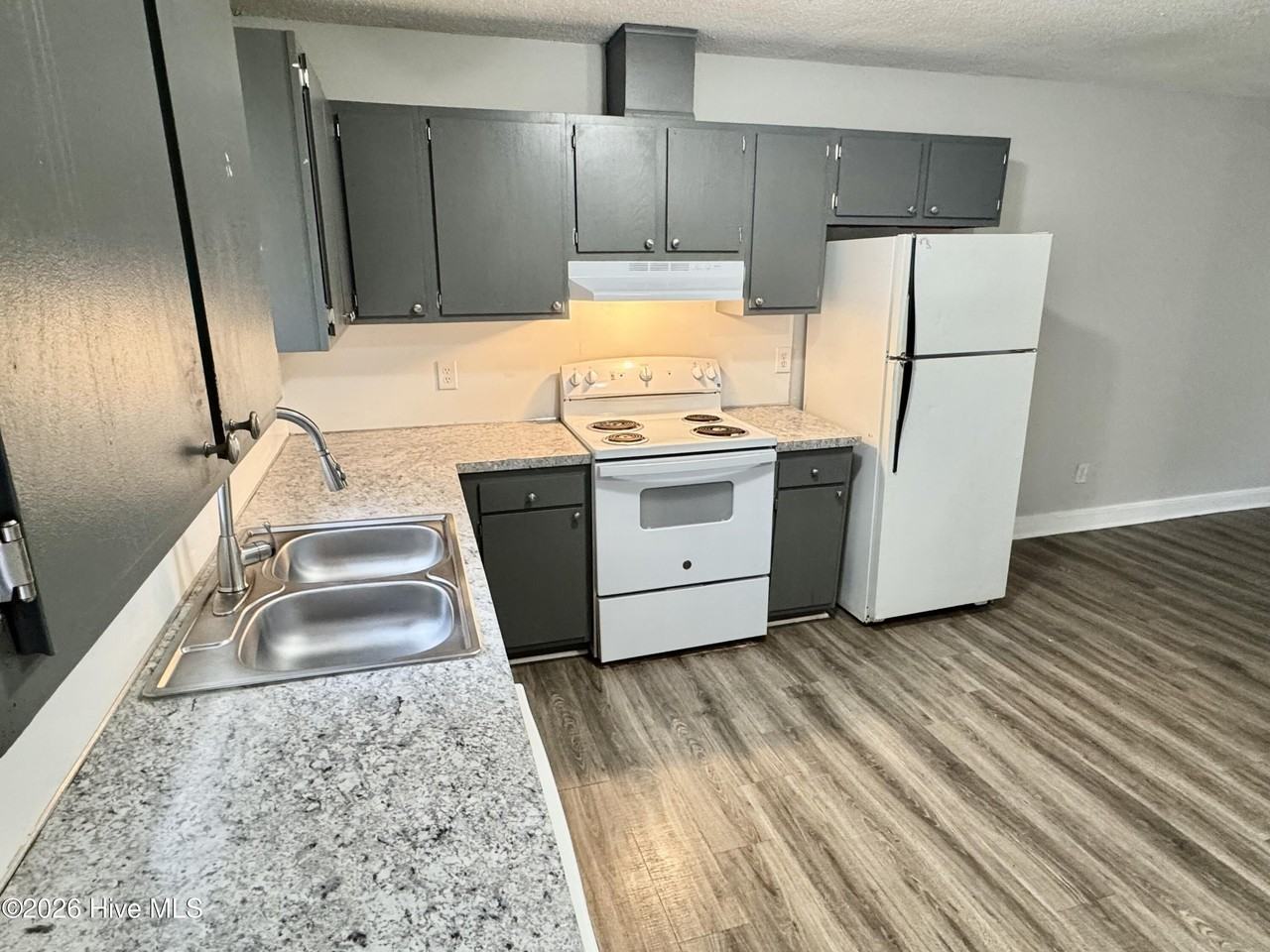 1400 E 1st St #B - Photo 2 of 12