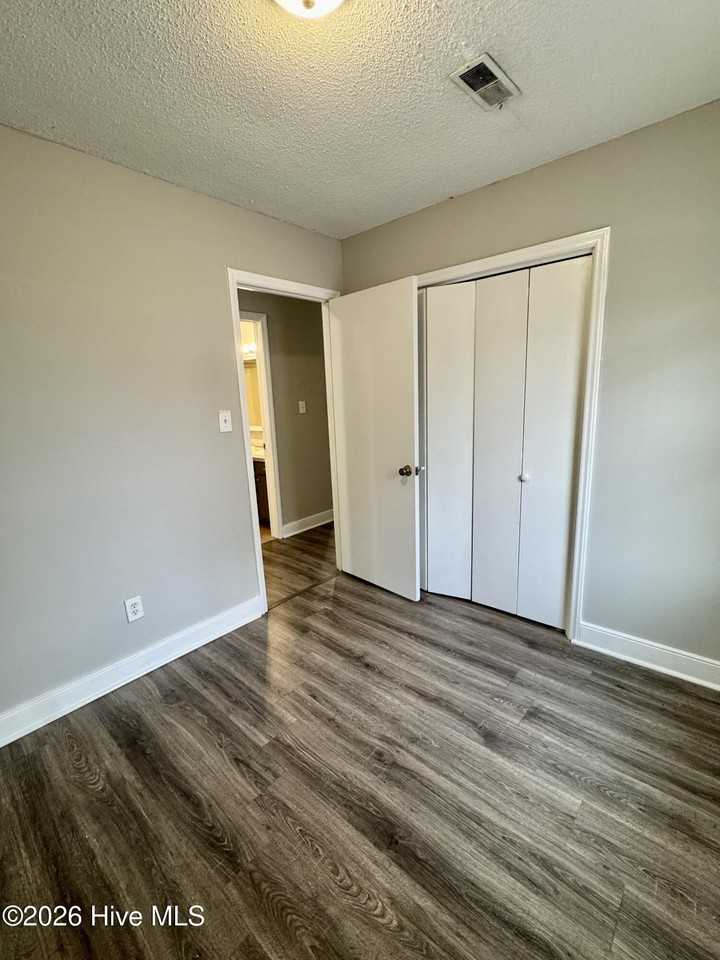 1400 E 1st St #B - Photo 6 of 12