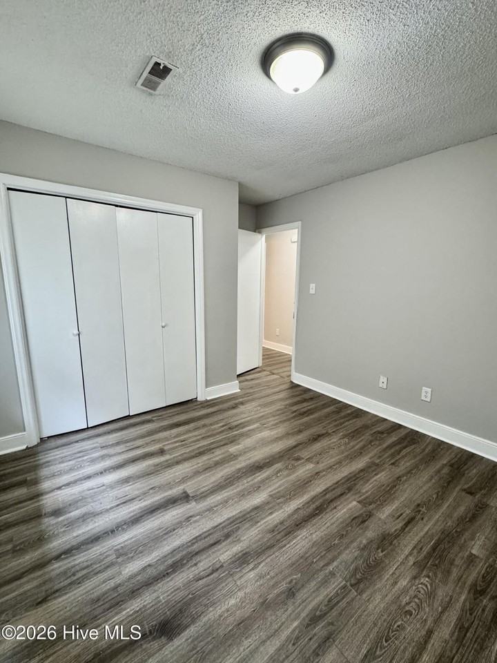 1400 E 1st St #B - Photo 7 of 12