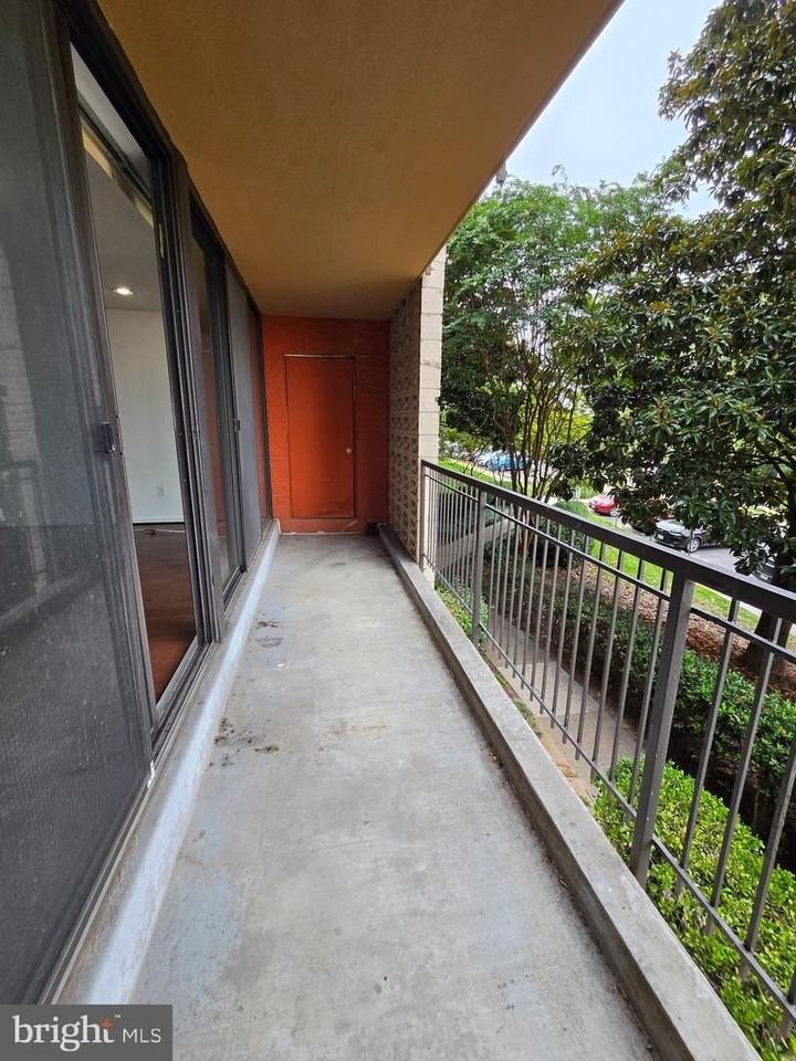 16 S Van Dorn St - Photo 4 of 19