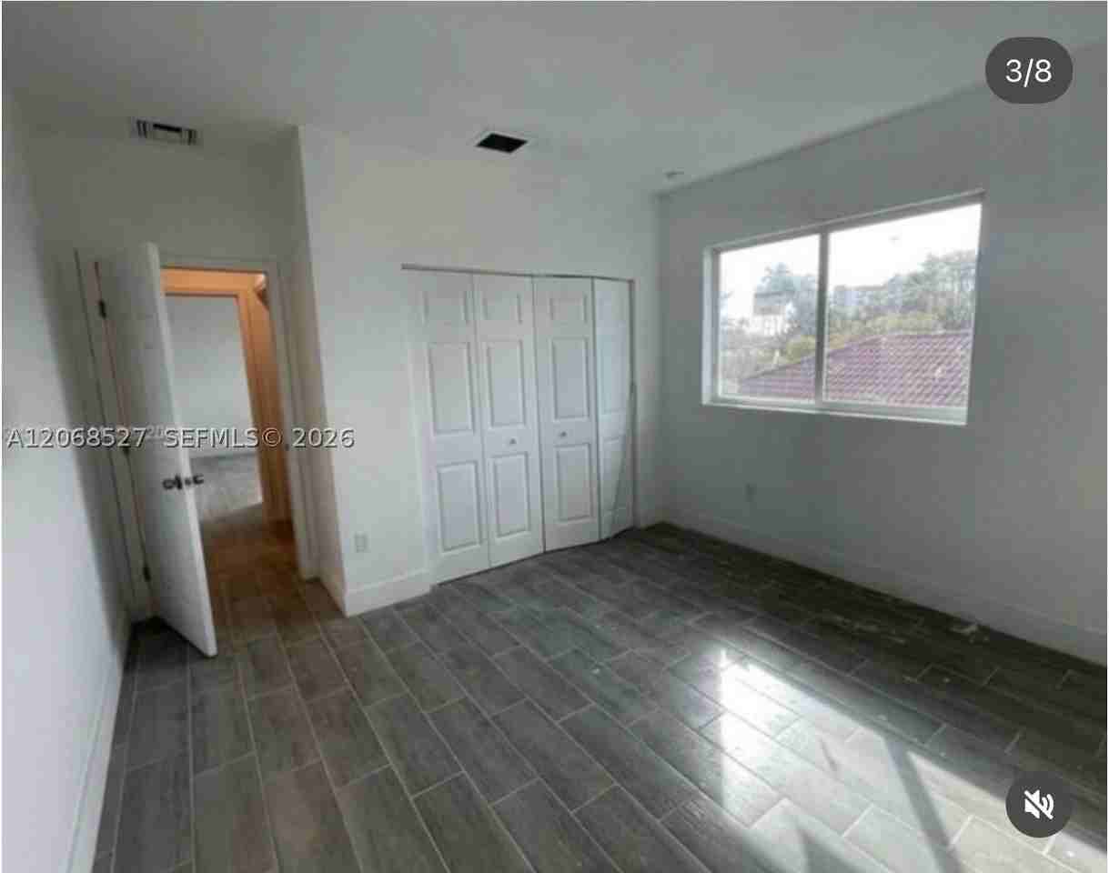 1961 Nw 25th Ave #1 - Photo 5 of 6