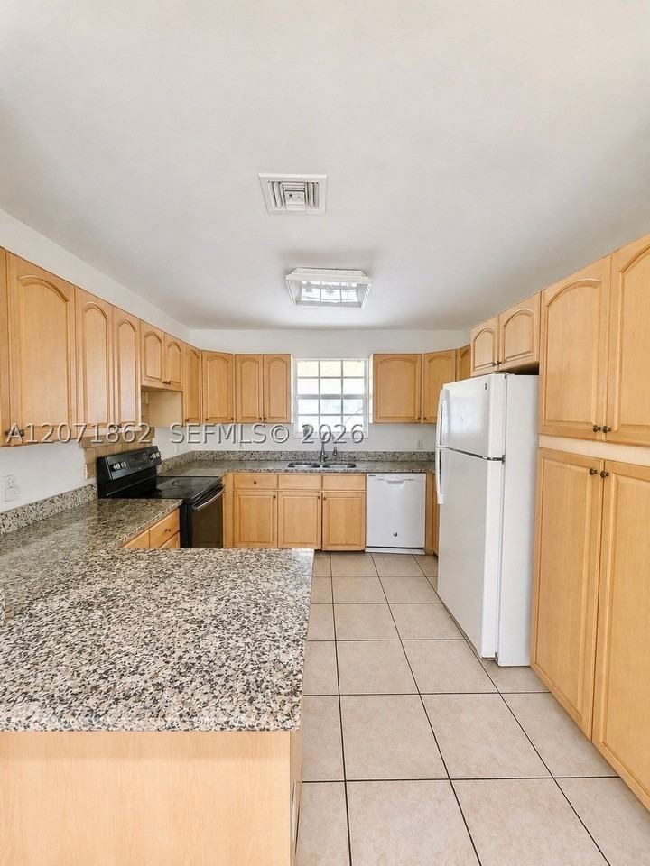2653 Sw 51st St #1 - Photo 2 of 14