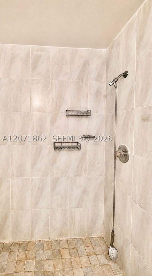 2653 Sw 51st St #1 - Photo 5 of 14