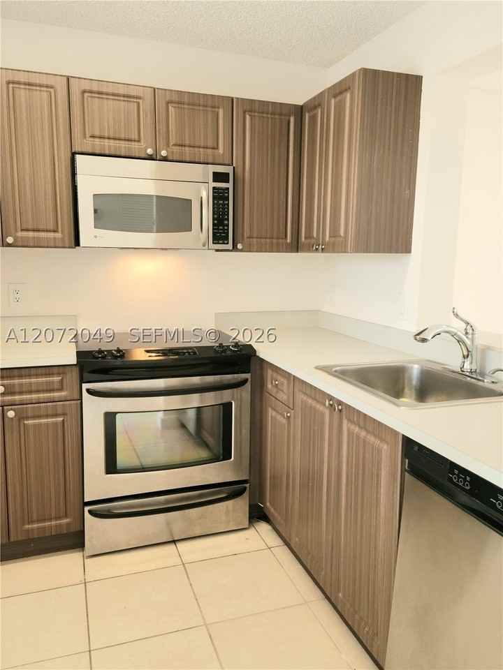 8620 N Sherman Cir #306