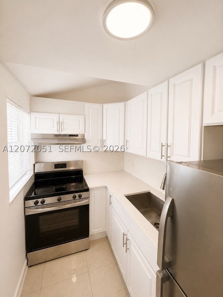 1440 Pennsylvania Ave #3 - Photo 3 of 9