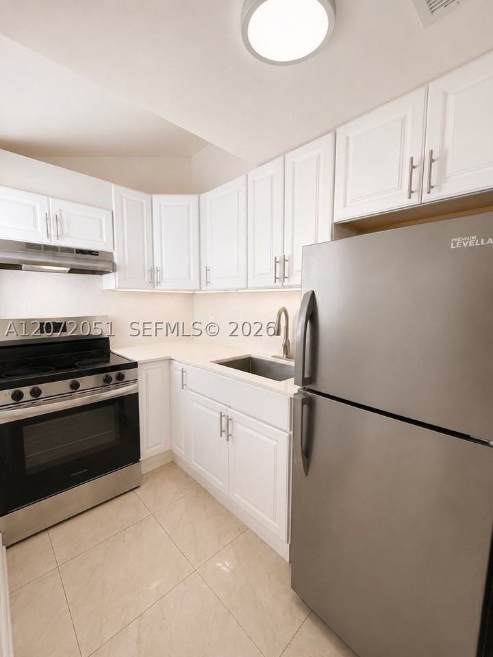 1440 Pennsylvania Ave #3 - Photo 4 of 9