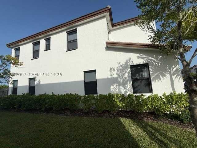 10025 Sw 228th Ter #10025 - Photo 4 of 40