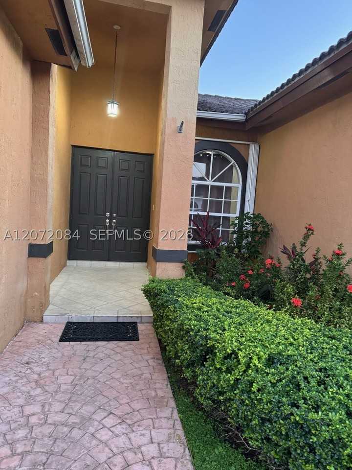 15234 Sw 140th St - Photo 2 of 12