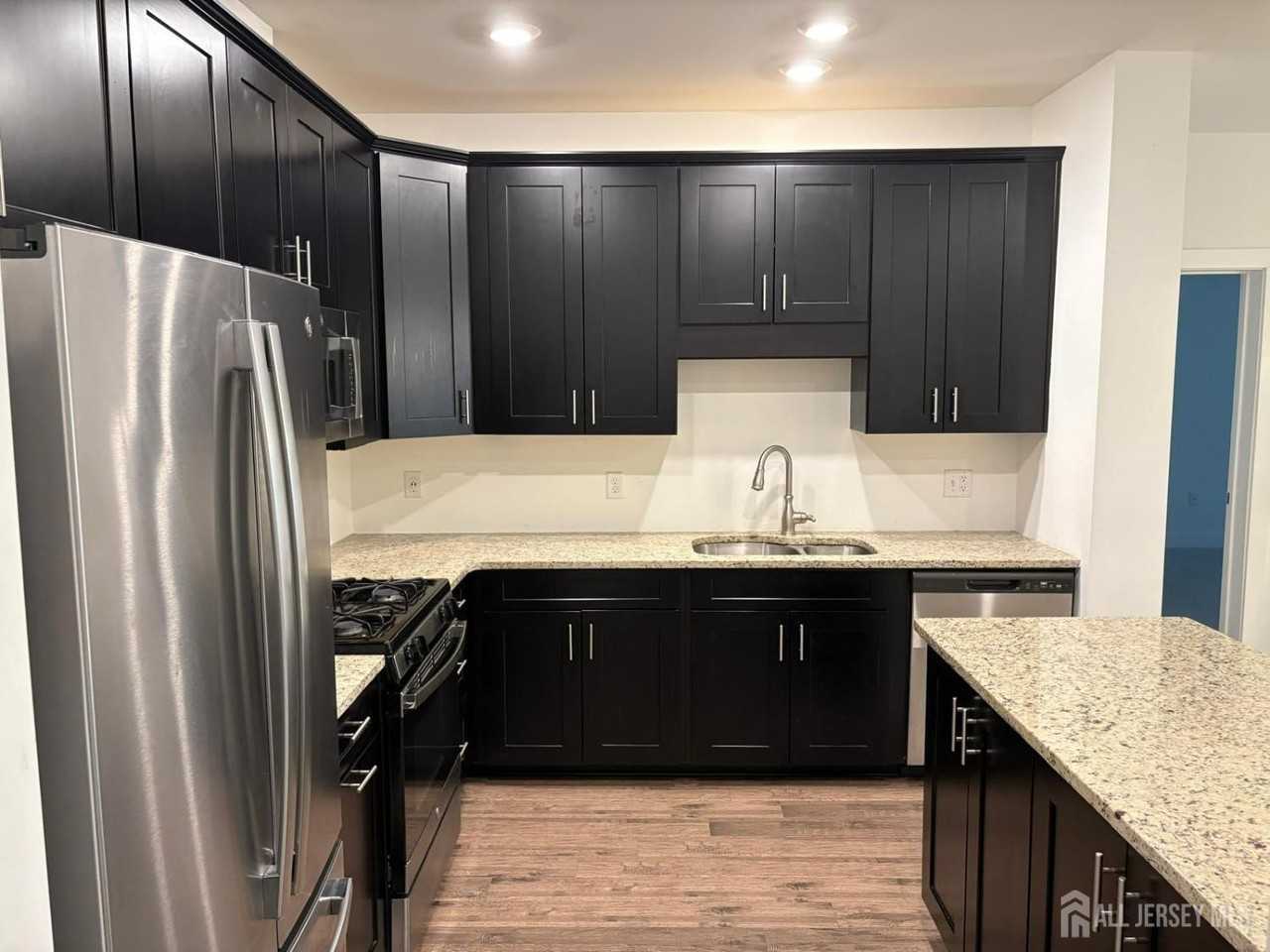 733 Stiller Ln - Photo 4 of 17