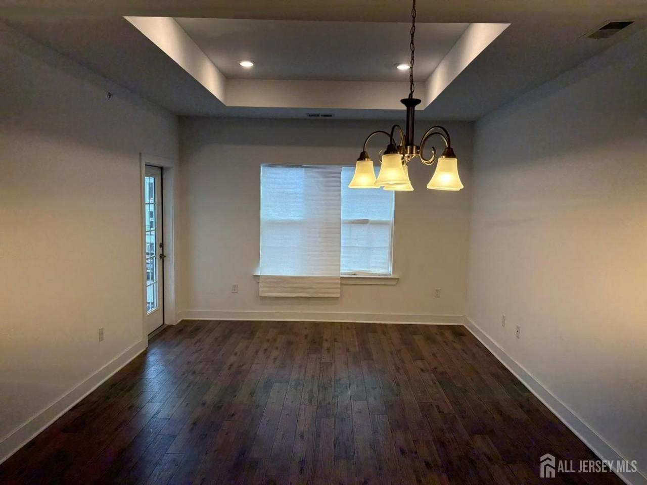 733 Stiller Ln - Photo 5 of 17