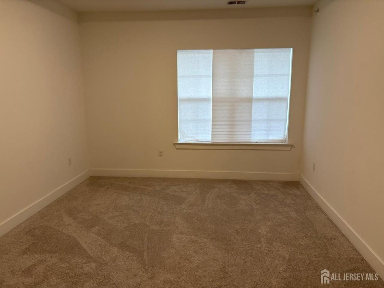 733 Stiller Ln - Photo 7 of 17