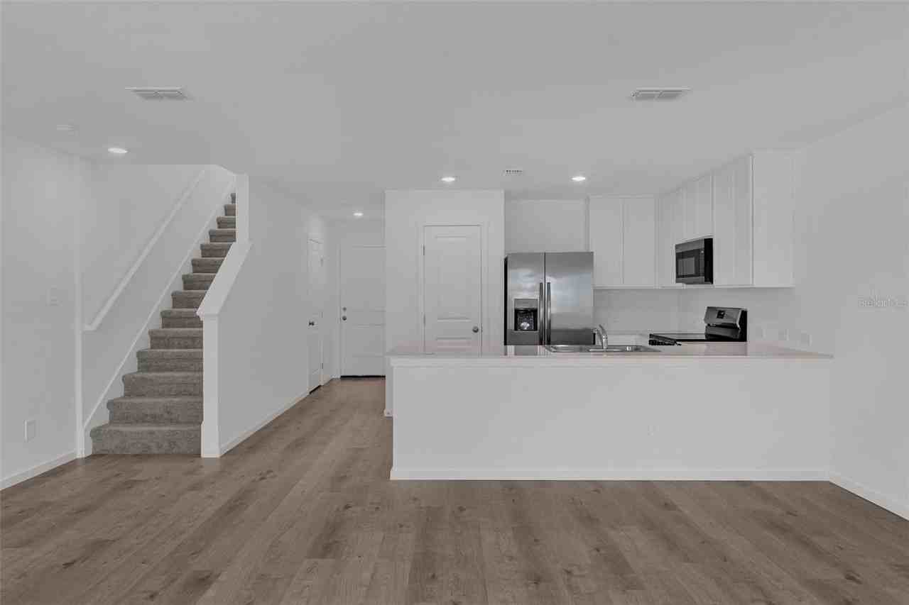 2424 Bevel Ln - Photo 6 of 39