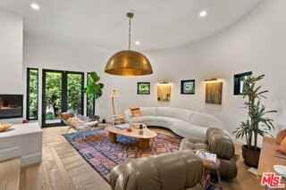 2065 Watsonia Ter - Photo 2 of 8