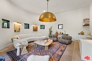 2065 Watsonia Ter - Photo 3 of 8