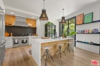 2065 Watsonia Ter - Photo 6 of 8