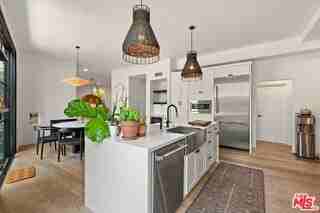 2065 Watsonia Ter - Photo 7 of 8