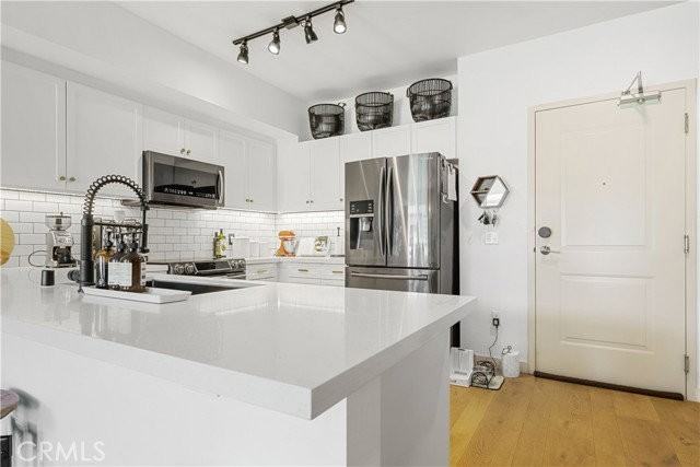 12655 Bluff Creek Dr - Photo 4 of 8
