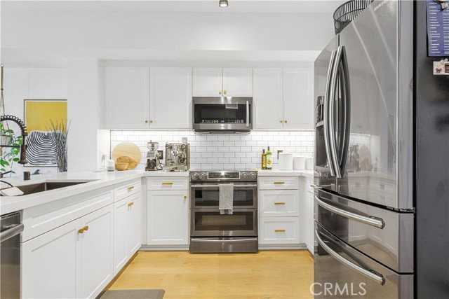 12655 Bluff Creek Dr - Photo 5 of 8