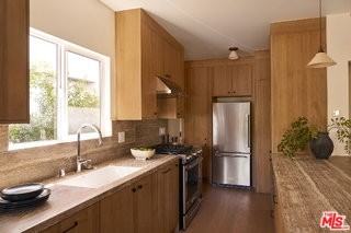 2411 Abbot Kinney Blvd - Photo 4 of 8