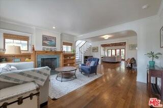 933 Venezia Ave - Photo 3 of 8