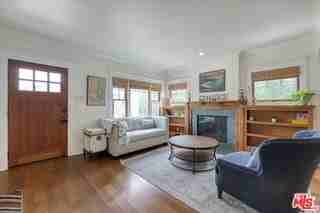 933 Venezia Ave - Photo 4 of 8