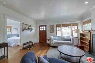 933 Venezia Ave - Photo 5 of 8
