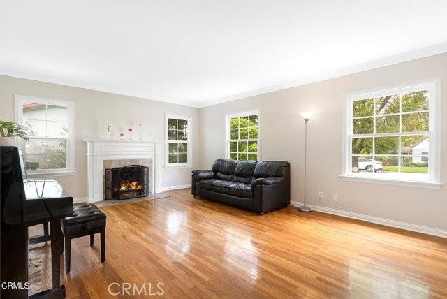 2963 Sheffield Rd - Photo 2 of 8