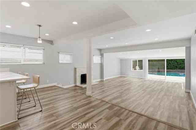 9754 Yolanda Ave - Photo 4 of 8
