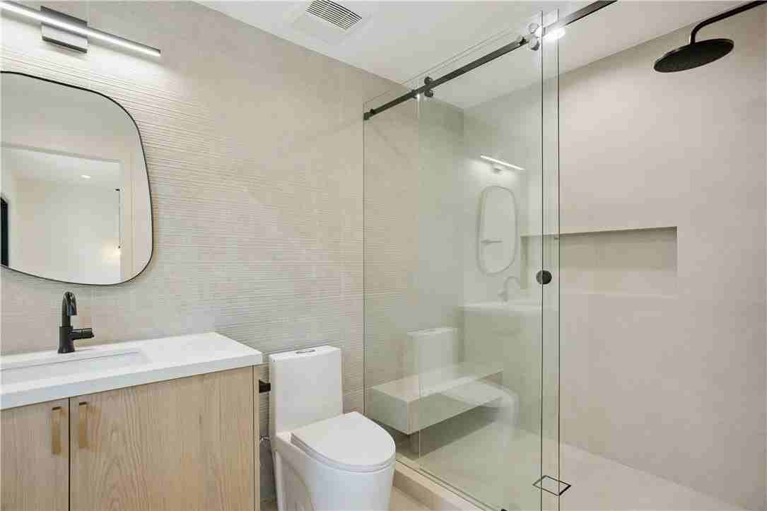 5743 Natick Ave - Photo 5 of 8