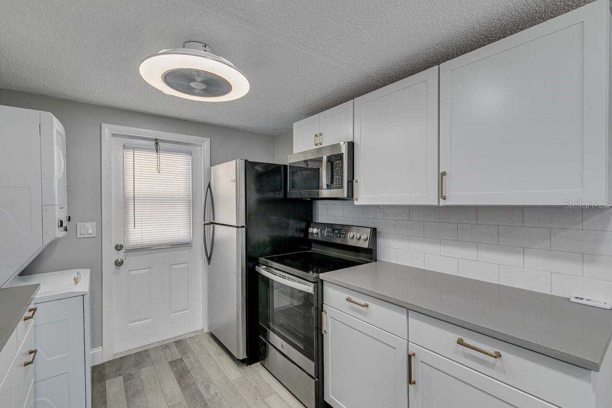 13496 W Rena Dr - Photo 4 of 19