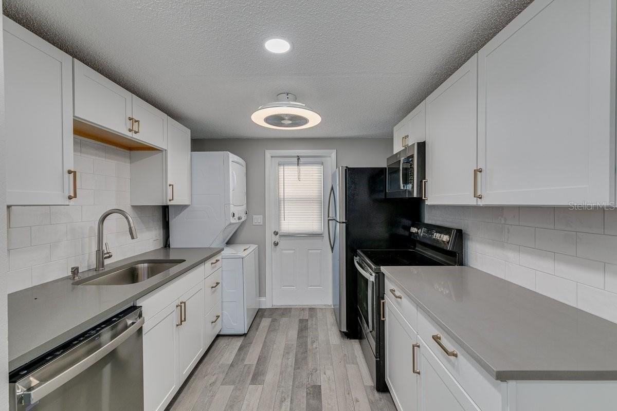 13496 W Rena Dr - Photo 6 of 19