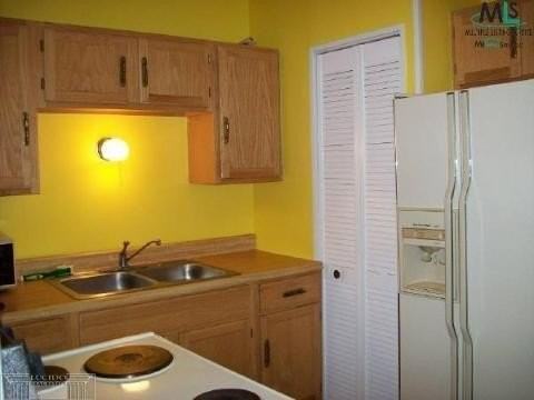 17444 Ivanhoe St - Photo 4 of 10