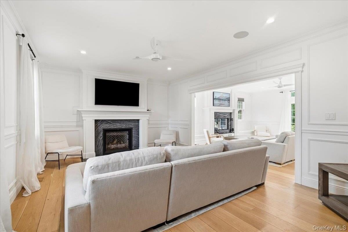 198 Kensington Rd - Photo 3 of 33