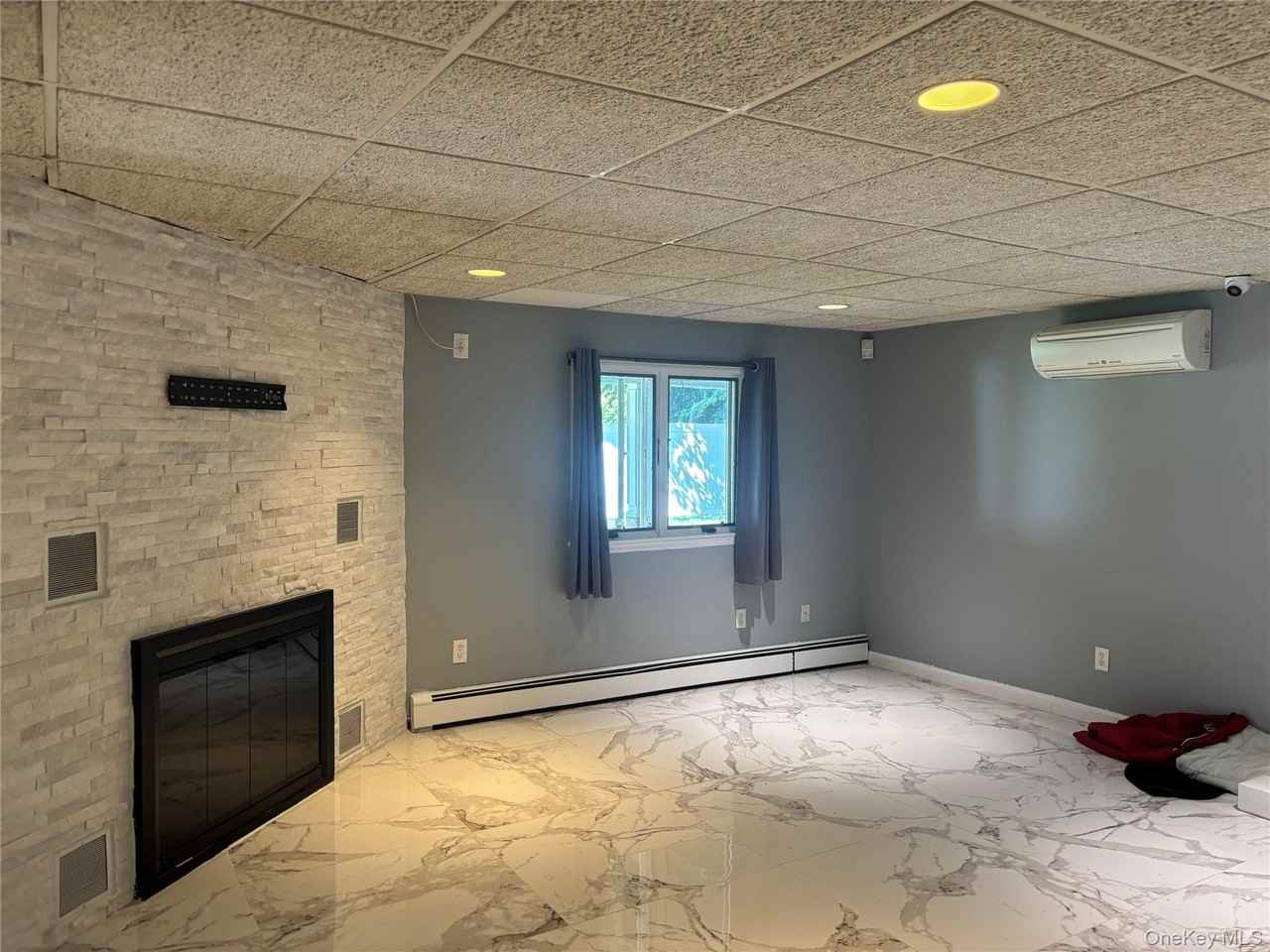275 Evergreen Ave - Photo 3 of 17