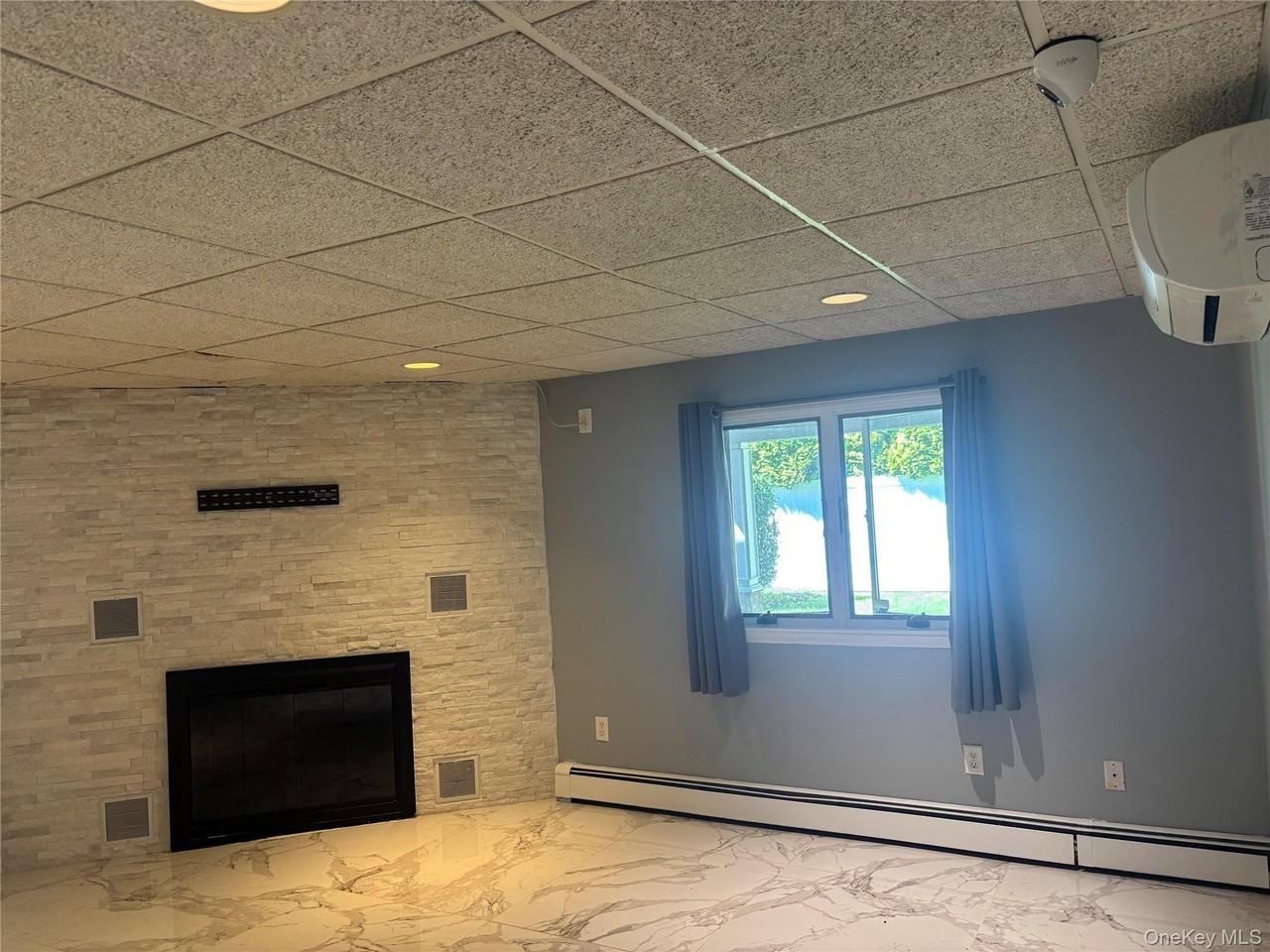 275 Evergreen Ave - Photo 4 of 17