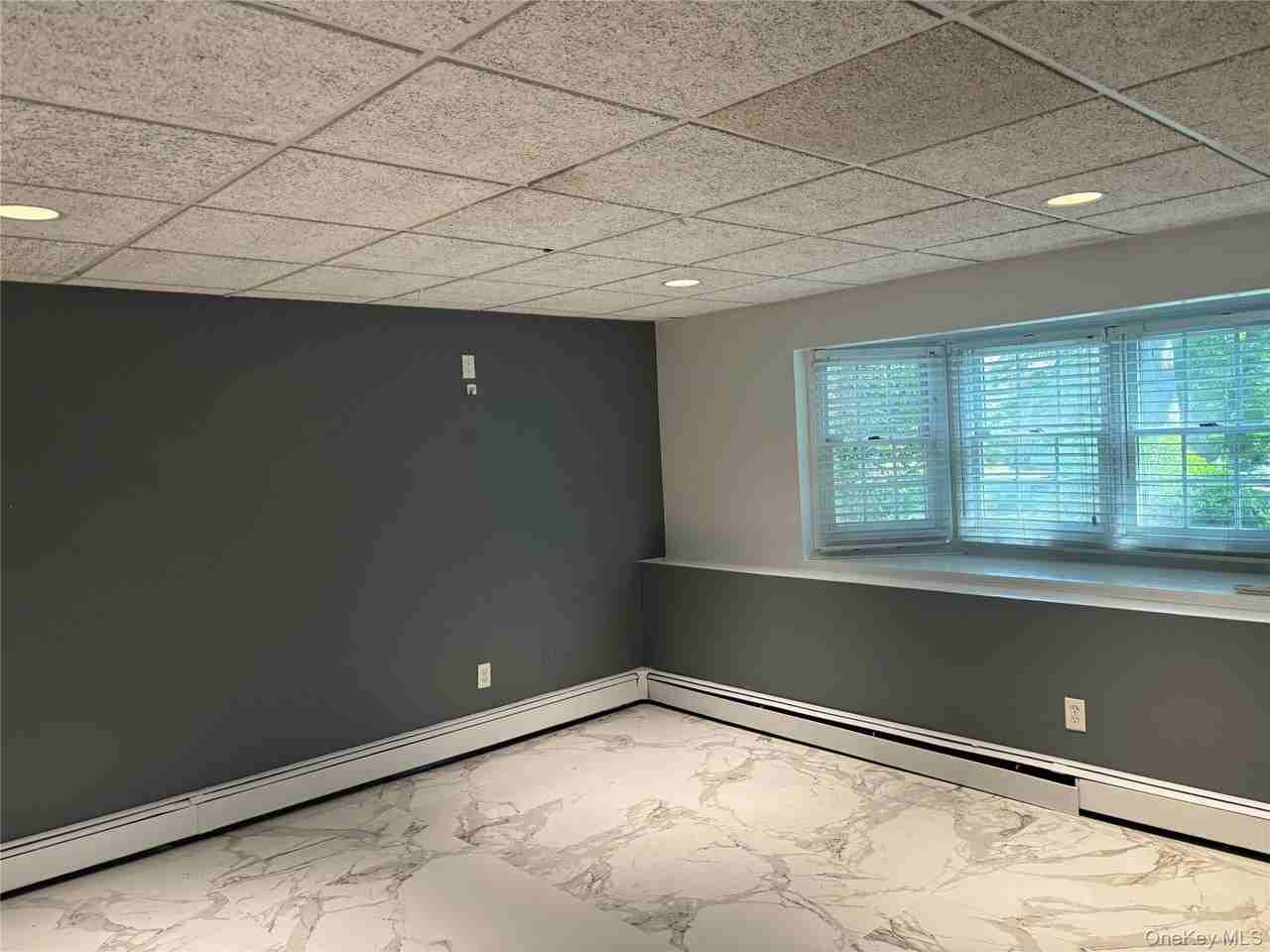 275 Evergreen Ave - Photo 5 of 17
