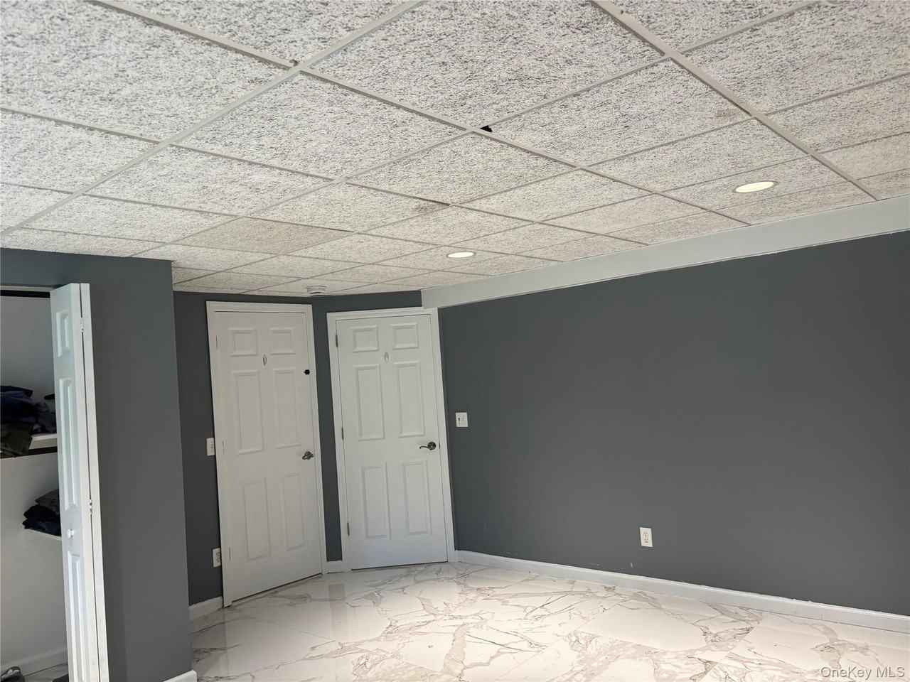 275 Evergreen Ave - Photo 7 of 17