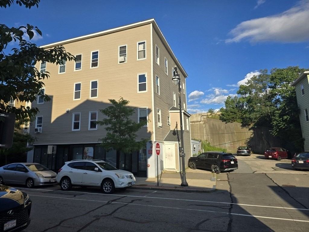 205 Millbury St #3F