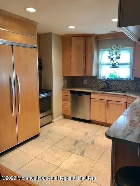 159 Wharfside Dr - Photo 3 of 12