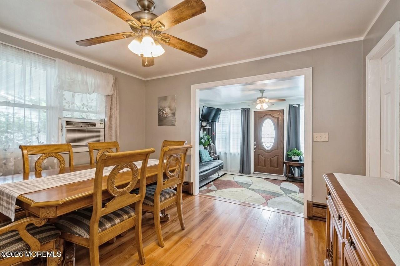 148 Mckinley Ave - Photo 4 of 12