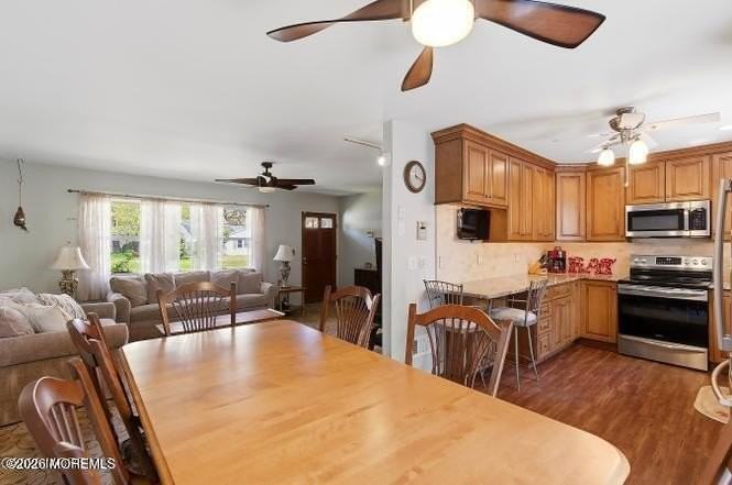 1163 Manor Dr - Photo 5 of 14