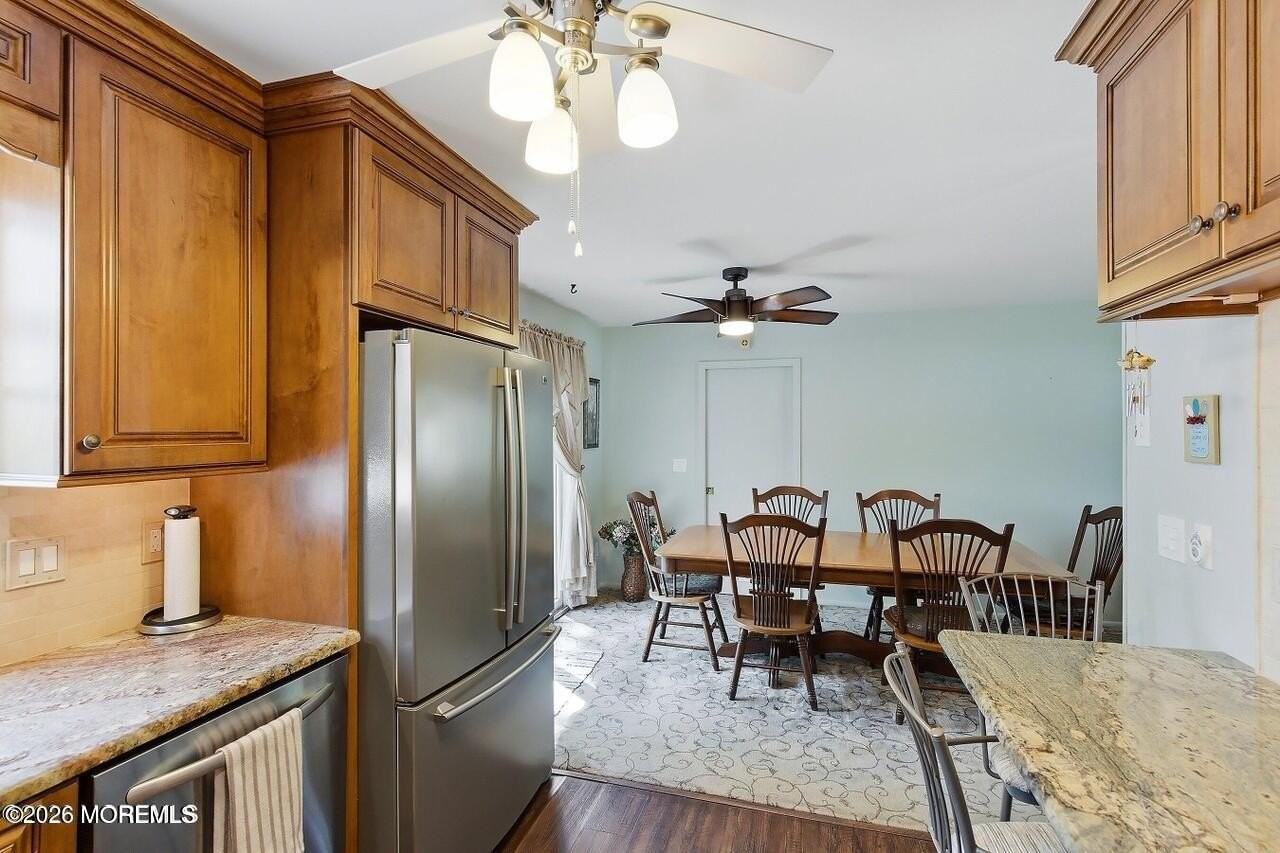 1163 Manor Dr - Photo 7 of 14