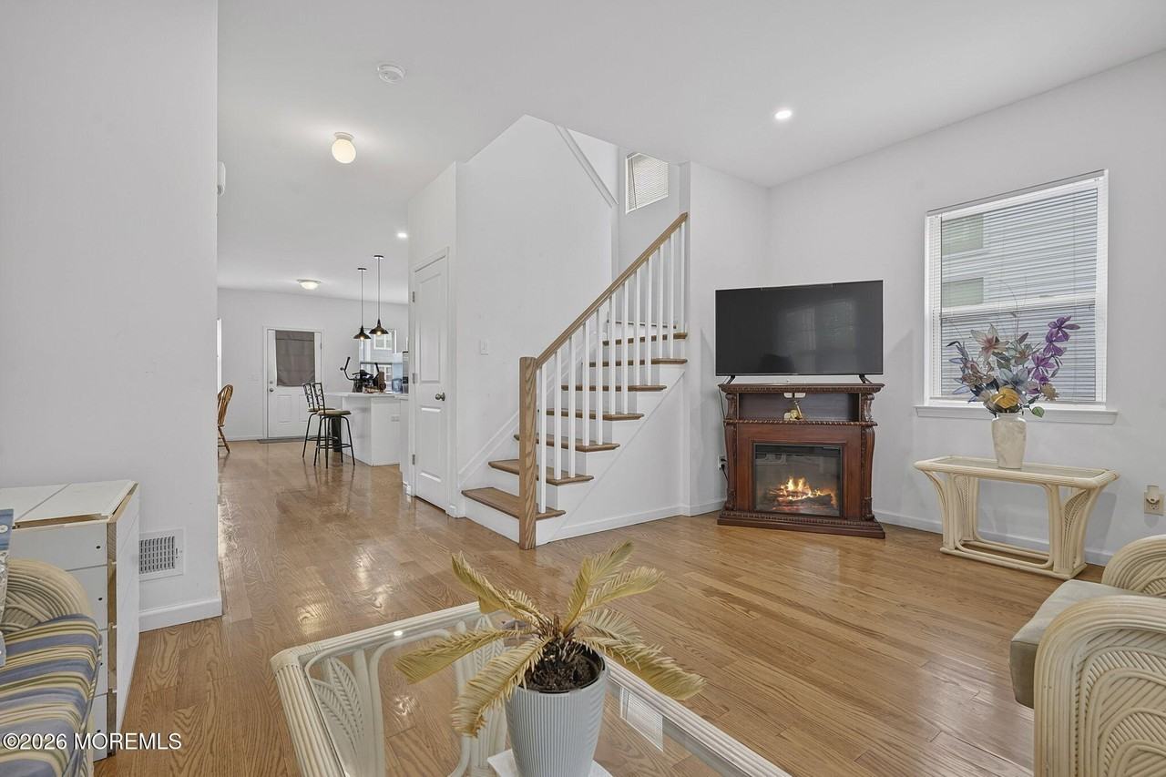 1508 Heck Ave - Photo 5 of 17