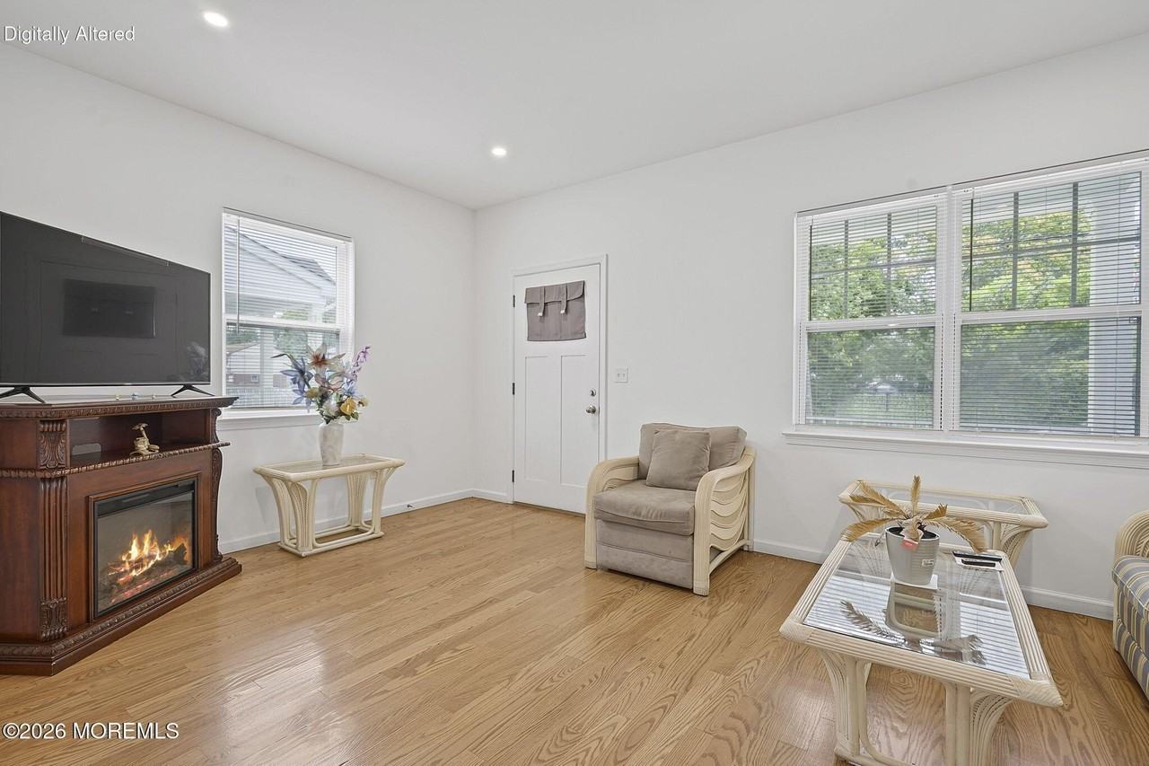 1508 Heck Ave - Photo 6 of 17