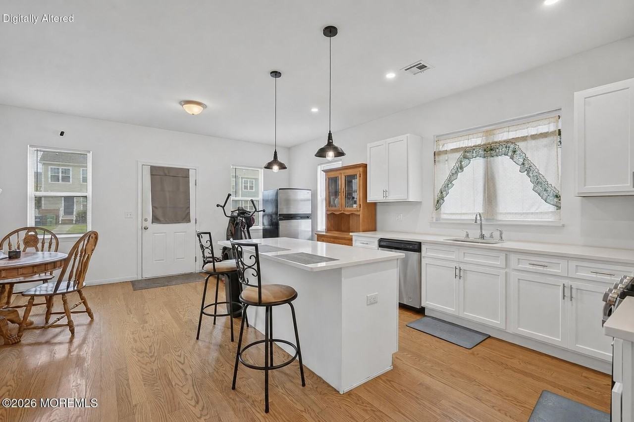 1508 Heck Ave - Photo 7 of 17