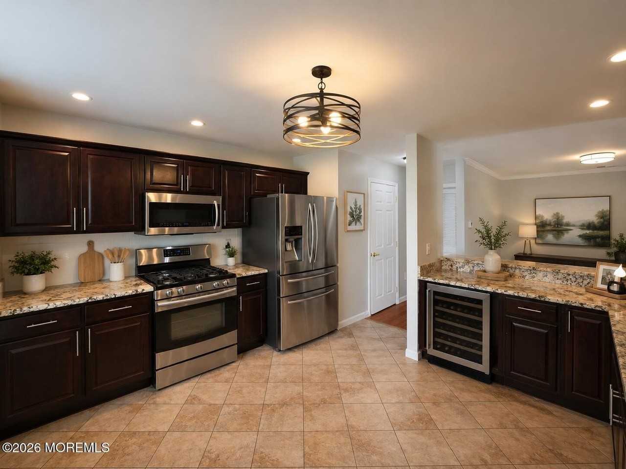 57 Phoenix Ct - Photo 3 of 26