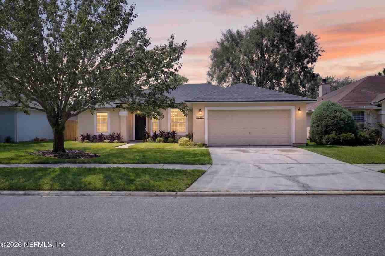 12838 Chets Creek Dr N - Photo 3 of 44