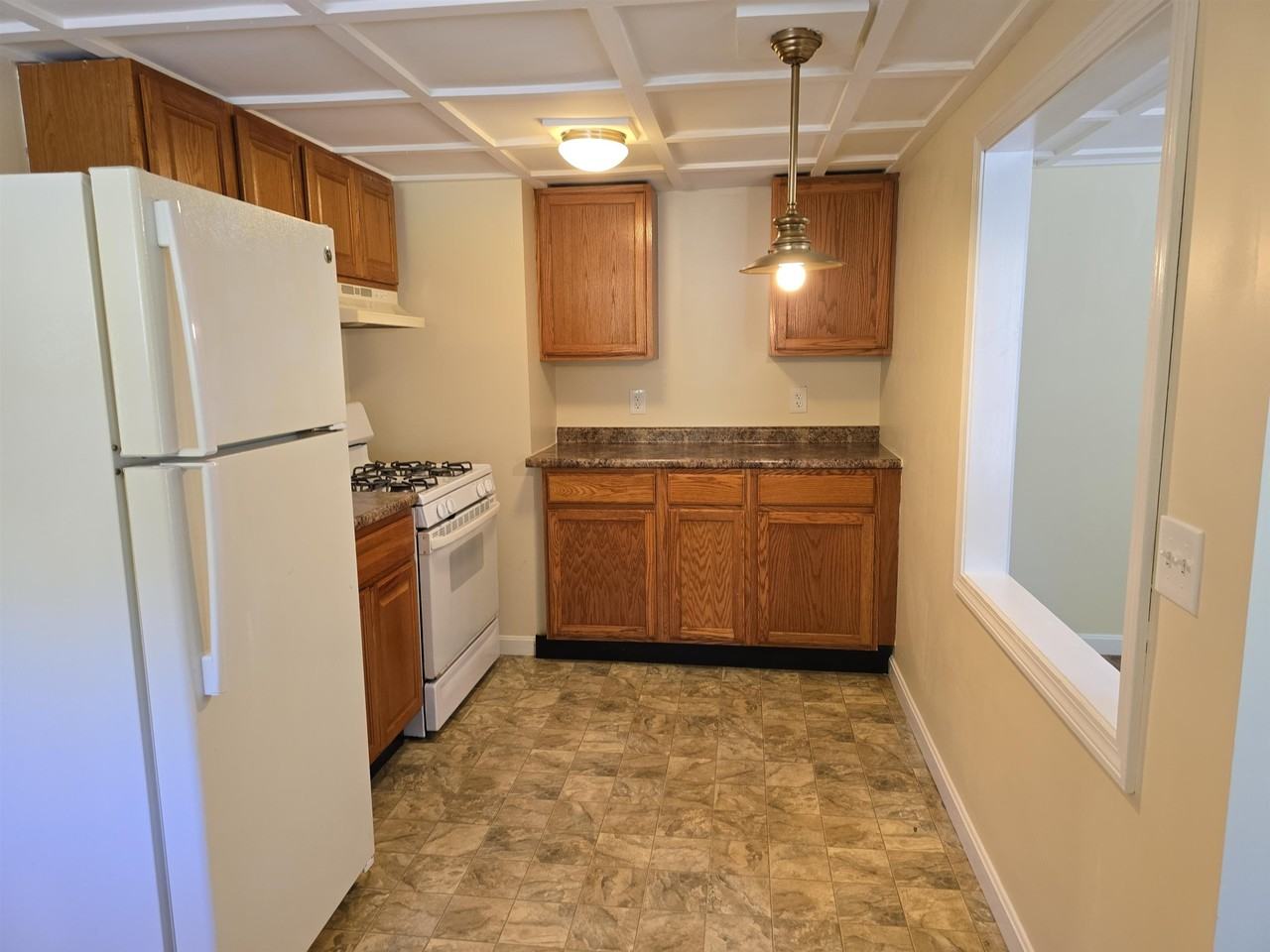 111 Maple St #B - Photo 5 of 15